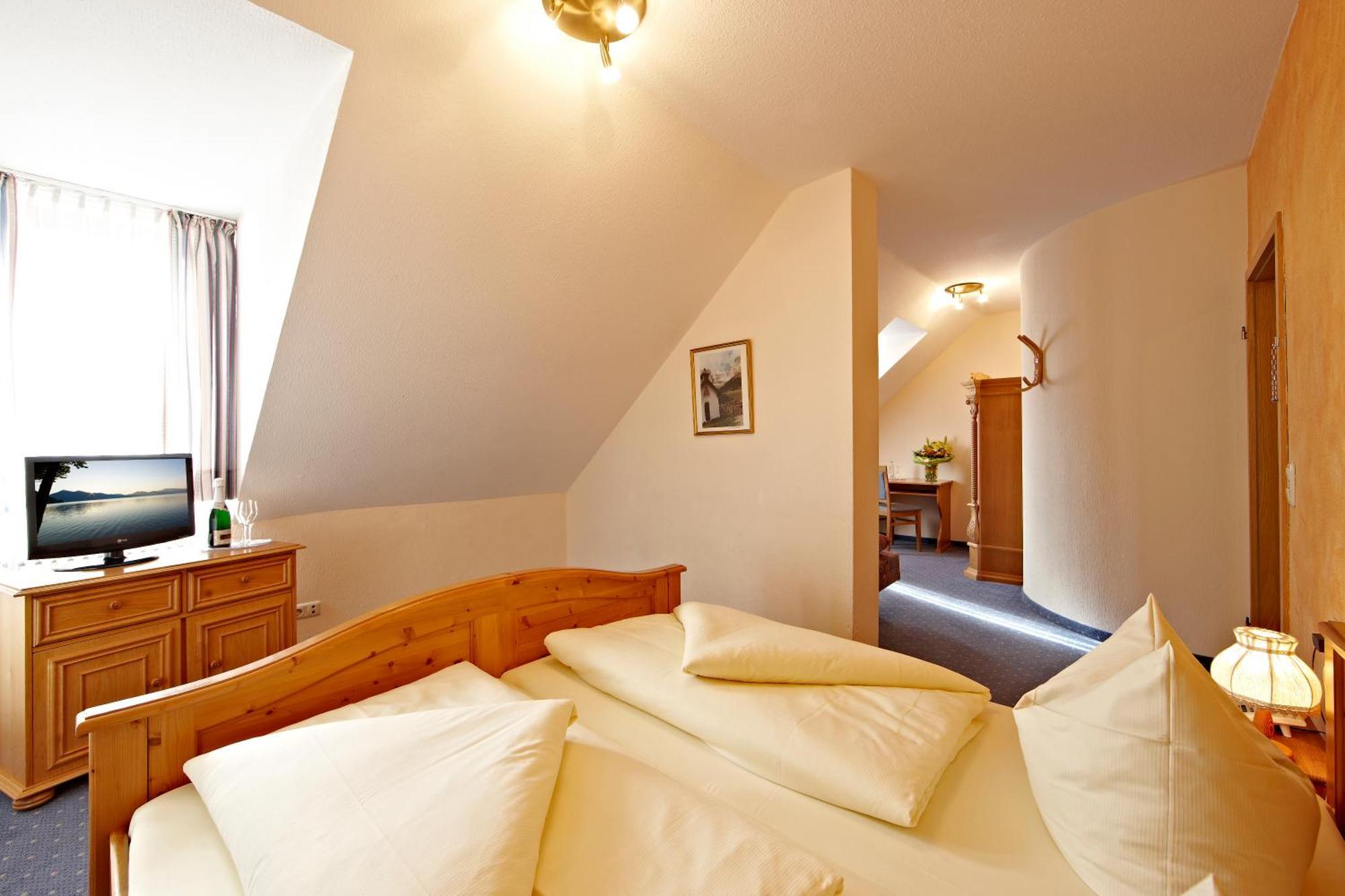 Hotel Vier Jahreszeiten Гармиш-Партенкирхен Экстерьер фото
